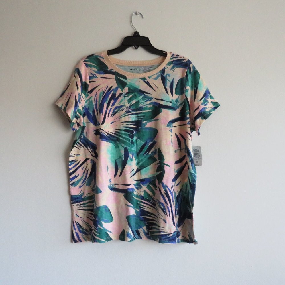 NWT Torrid Classic Fit Knit Top Women’s Short Sleeves Abstract Print Top 1X
